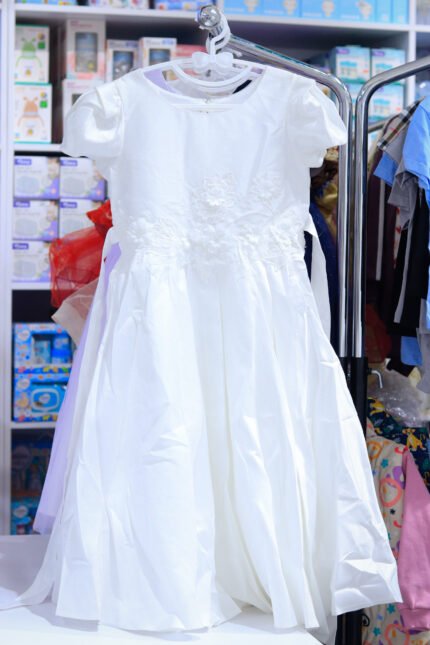 Elegant Girls’ White Party Dress with Floral Embroidery