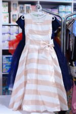 Elegant Striped Dress with Tulle Skirt and Bow Detail